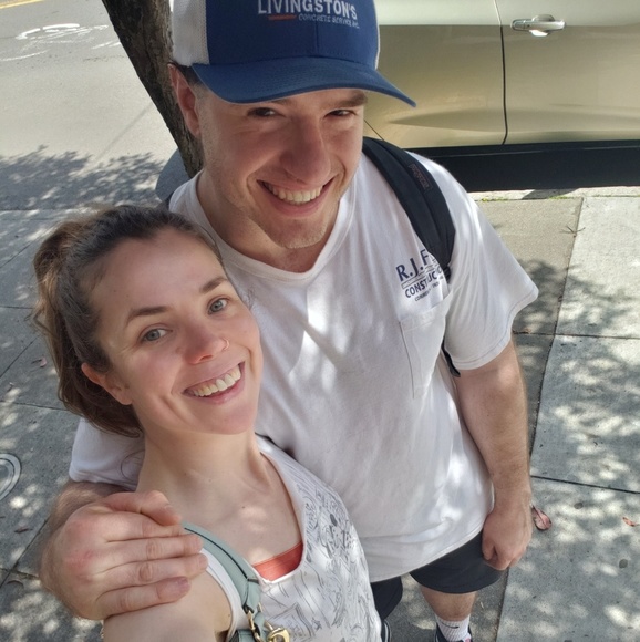 Meet your Posher, Lori - Picture 2 of 4